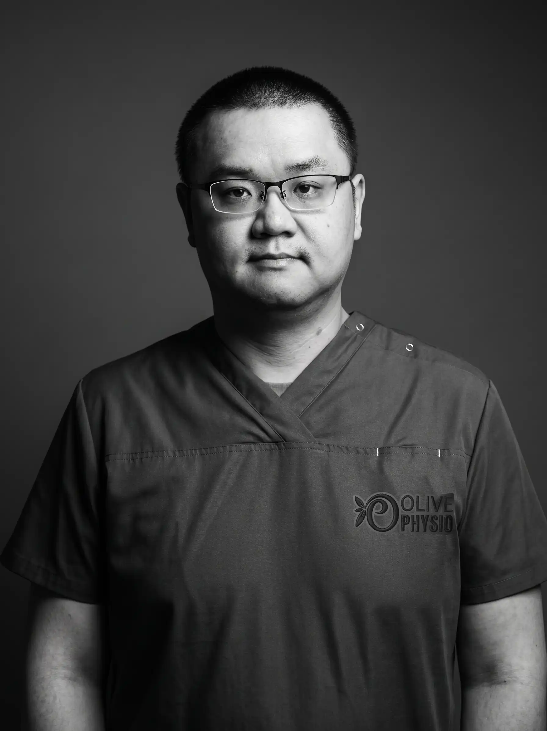 Ran Zhuo, registered acupuncturist at Olive Physiotherapy in Langley BC